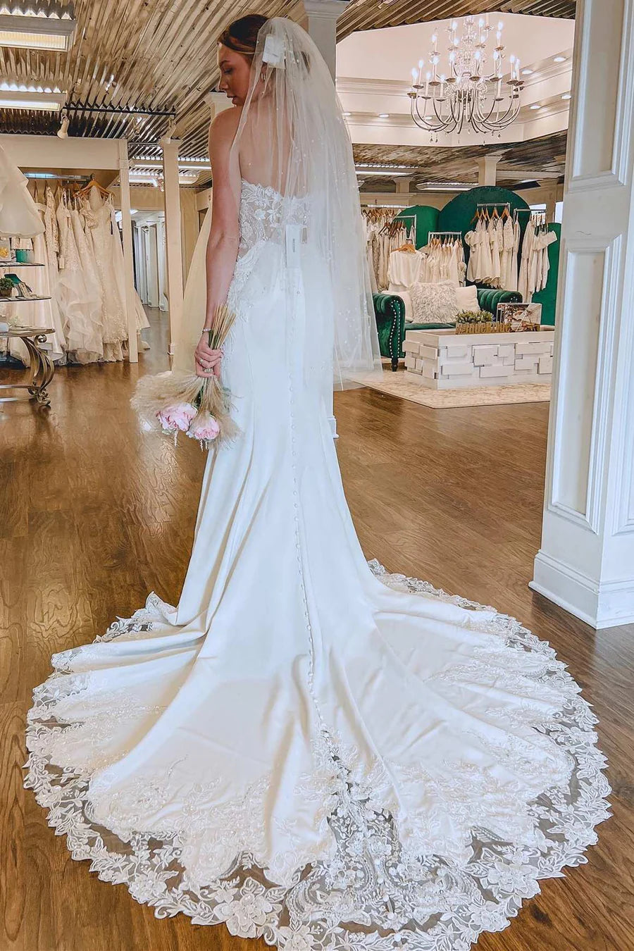 Robe de mariée longue sirène sans bretelles en dentelle